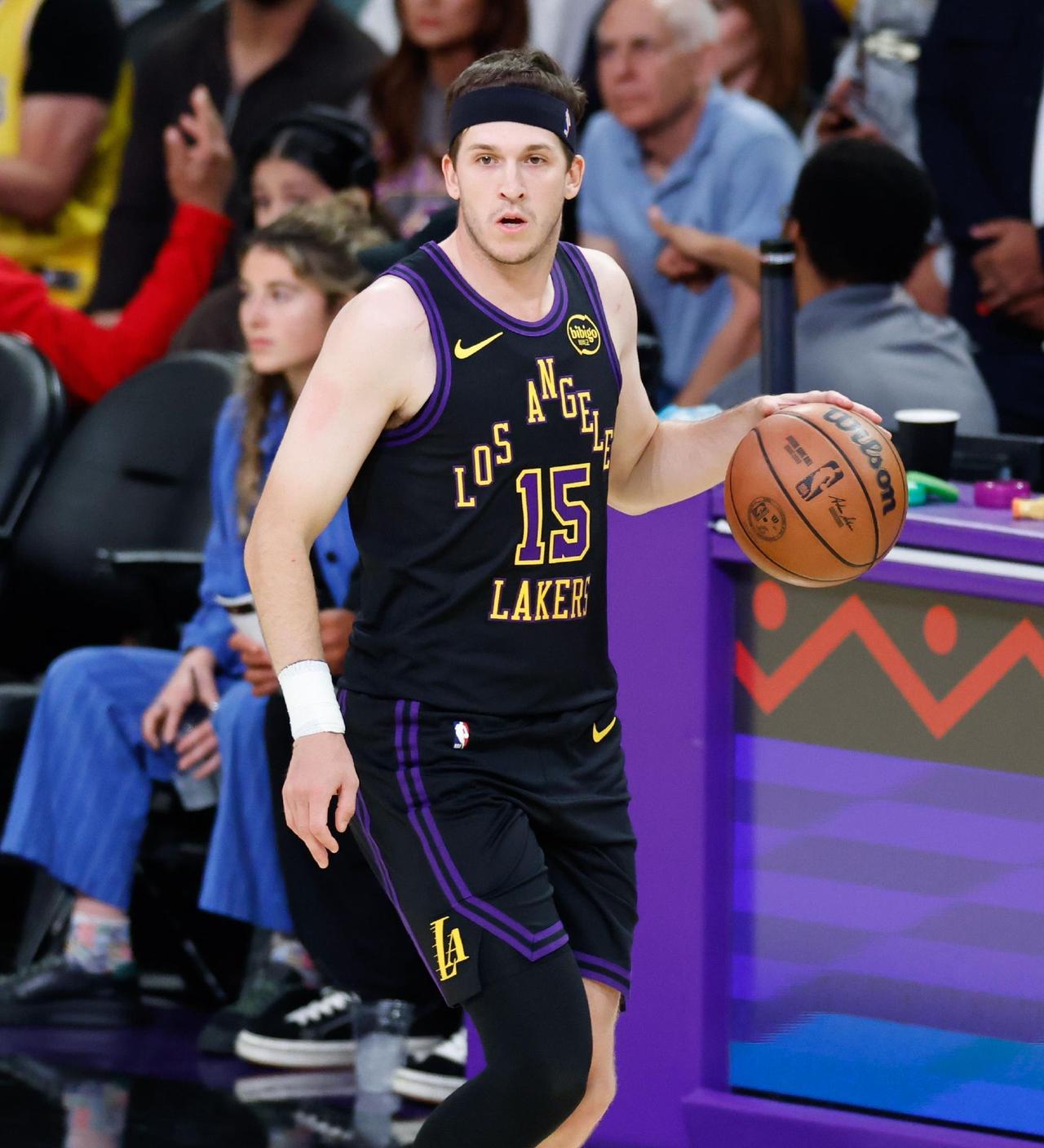 不过了？湖人夏天打算给里夫斯送上一份5年2.4亿的合同，就问他值吗？据湖人媒