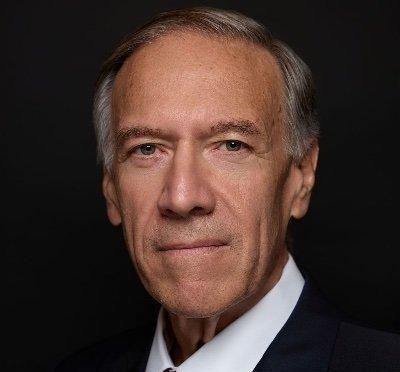 瘦到脱相的美国前国务卿蓬佩奥发文写道：“伊朗政权已经走到了尽头。政府毫无合法性，