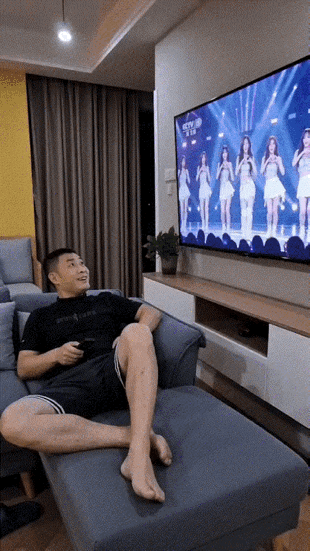 好家伙，这也太智能了吧，随手就能把美女抓下来！这样电视哪里有卖的？放寒假抓娃娃