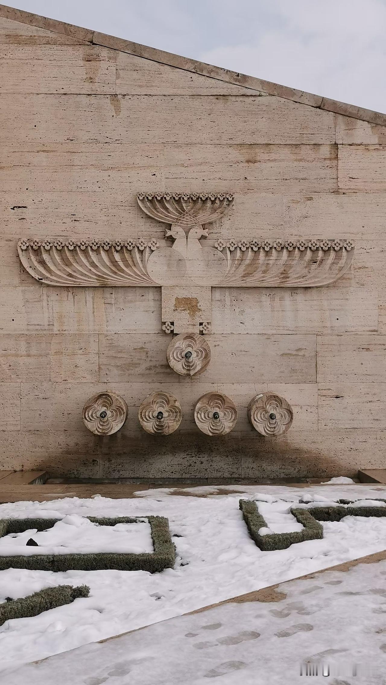 周六武汉地铁客流量为367.9万人次和重庆一模一样。[呲牙笑][呲牙笑][呲牙笑]爆