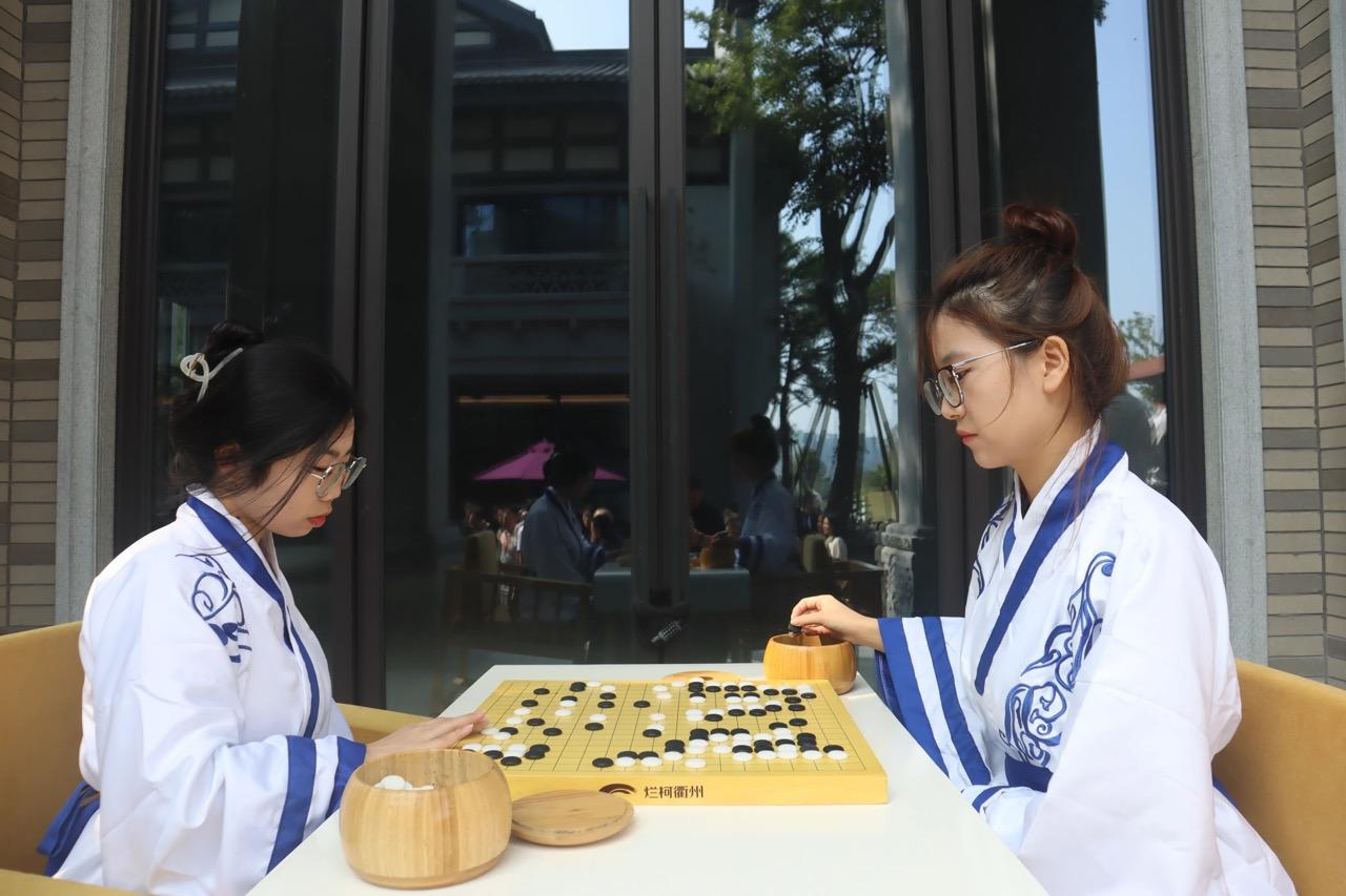 为什么现在围棋流行不起来啊?我来告诉大家真相:因为没有金主给它投钱了,上世纪九十