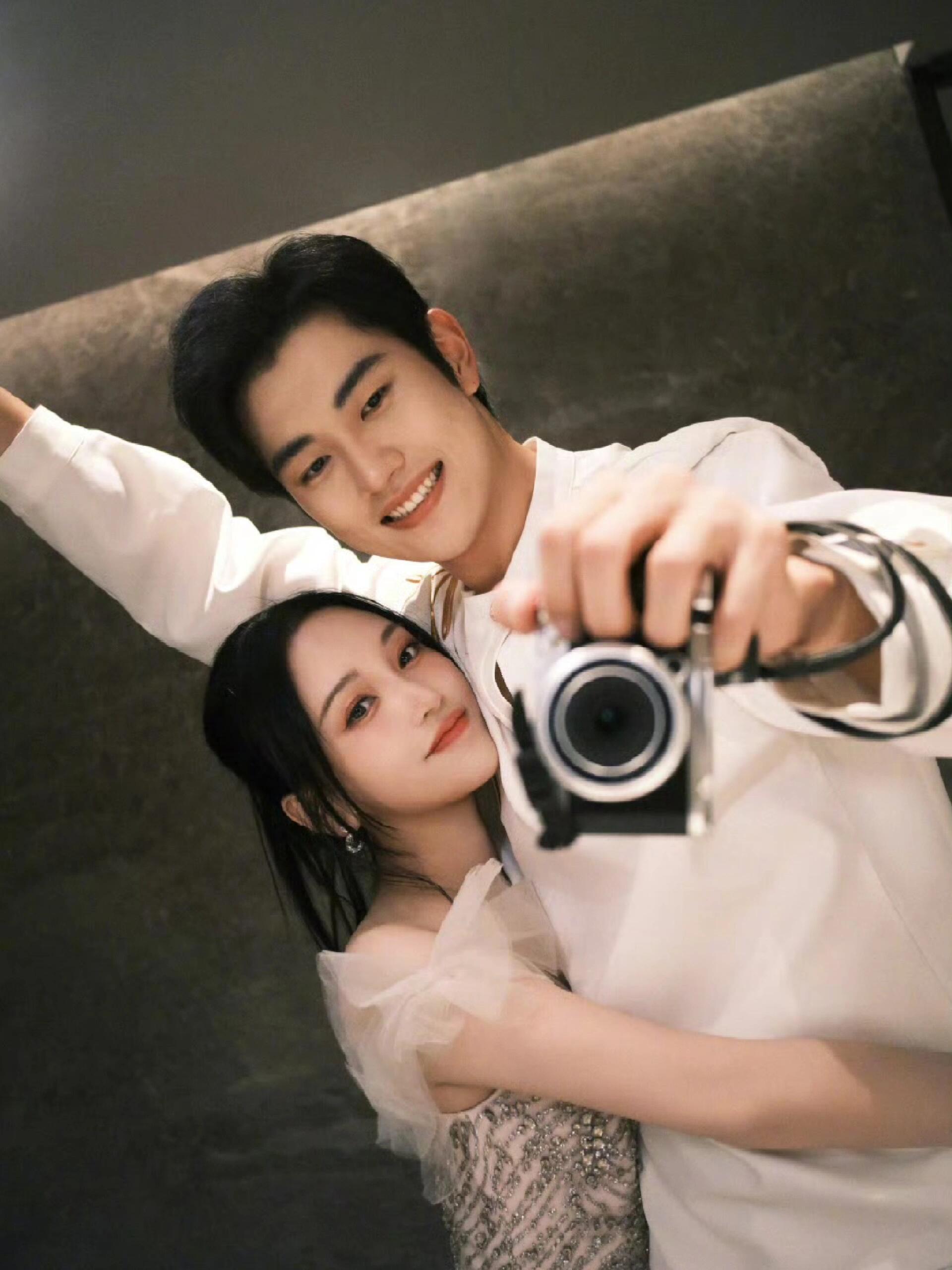 金莎孙丞潇夫妻相《狙击蝴蝶》照进现实两人越长越像，都是甜软无攻击性的长相，连眉