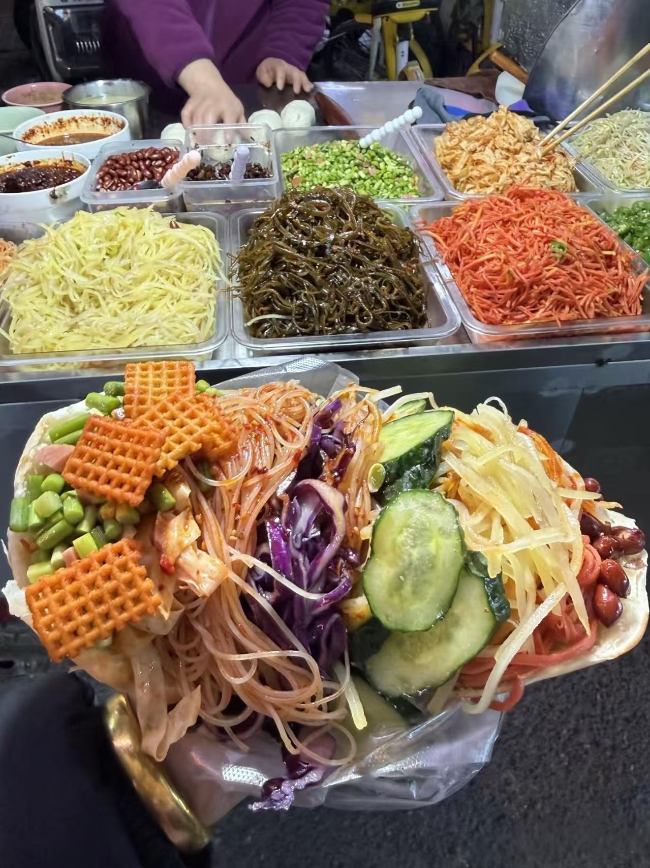 据说在西安夹菜夹馍，都是这样夹菜的？？