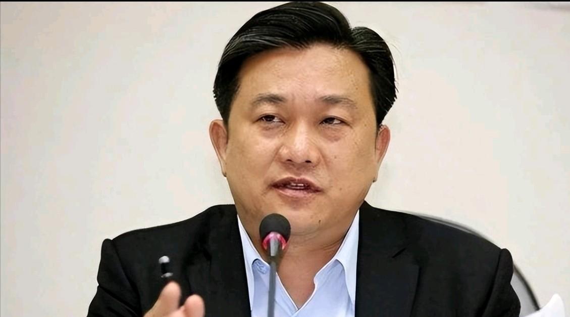 顽固“台独”分子王定宇出来大放厥词了！在陈玉珍出席海峡论坛之后，王定宇放话声称，