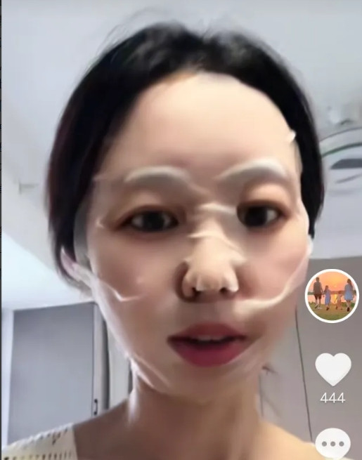 田静今天早上正式回应与杜大娘的关系！有人总说，田静与大娘是母女俩！田静在视频