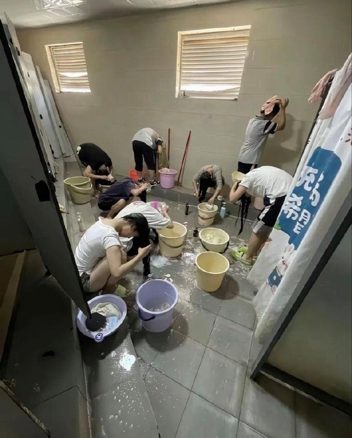 怪不得北方的学生对高中没有好印象，现在一看是真能吃苦啊