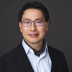 美国智库的韩籍专家李成贤（Seong-HyonLee）接受媒体采访，声称中国试