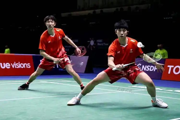 刚刚结束了一场2026年印尼羽毛球大师赛男双资格赛，男双世界排名第134位的囯羽