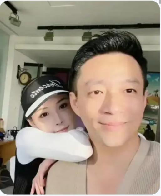汪小菲认识张莹莹算是这辈子栽的最大的坑吧？！这不，张莹莹这两天又活跃起来！又