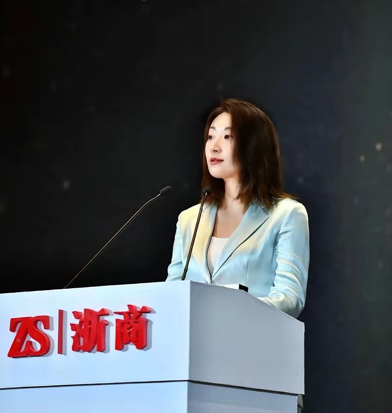 宗庆后不是不想公开两个儿子还是宗馥莉太厉害了宗老实在做不到啊?宗庆后其实挺