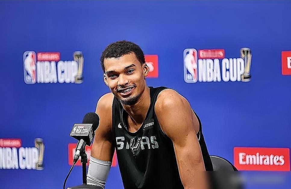 文班亚马真是口出狂言啊！今日，文班亚马接受采访被问及谁是NBA现役最佳球员时