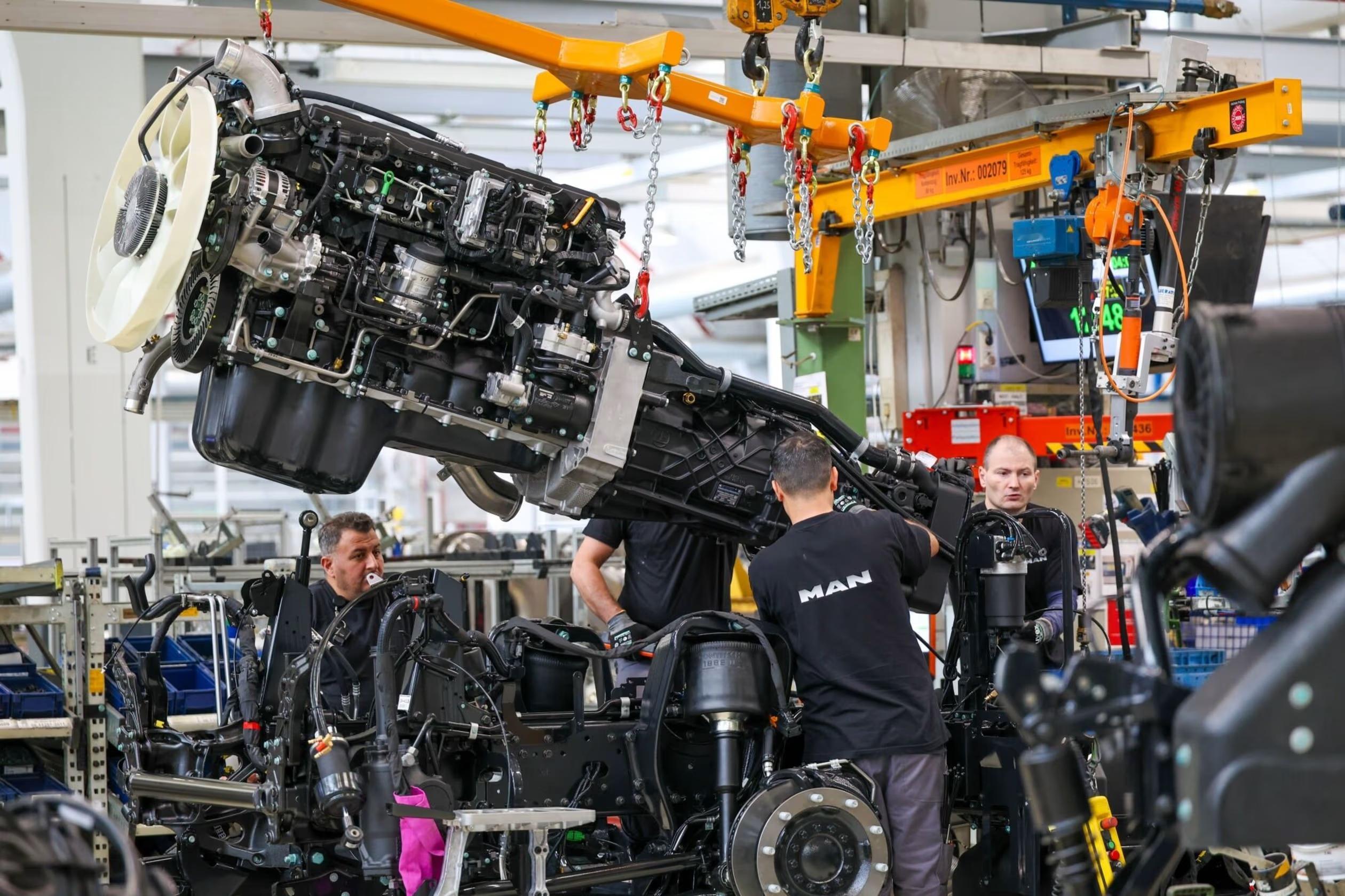 最近《华尔街日报》等多家媒体都在讨论欧洲衰落的问题，列出的数据非常直观。最典型的