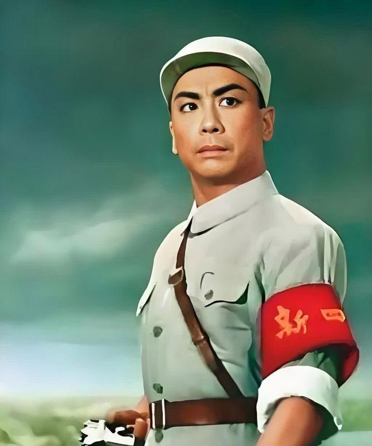 为何总有些人对样板戏恨之入骨？吴赣伯教授坦言：“在文艺舞台上，是帝王将相、才子佳