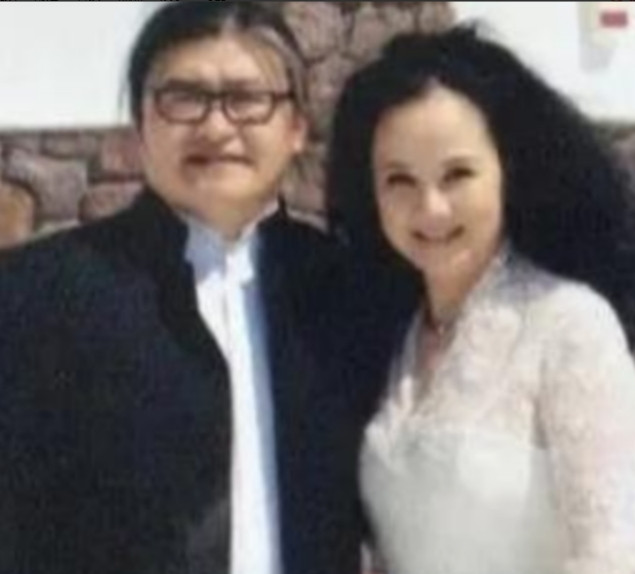 1987年，刘欢对主持人卢璐一见钟情，认识9天后就求婚成功，可是去民政局登记时，