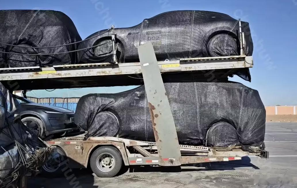 小米明年或推4款新车定了！2026年小米将推出4款车型，分别为SU7改款、SU