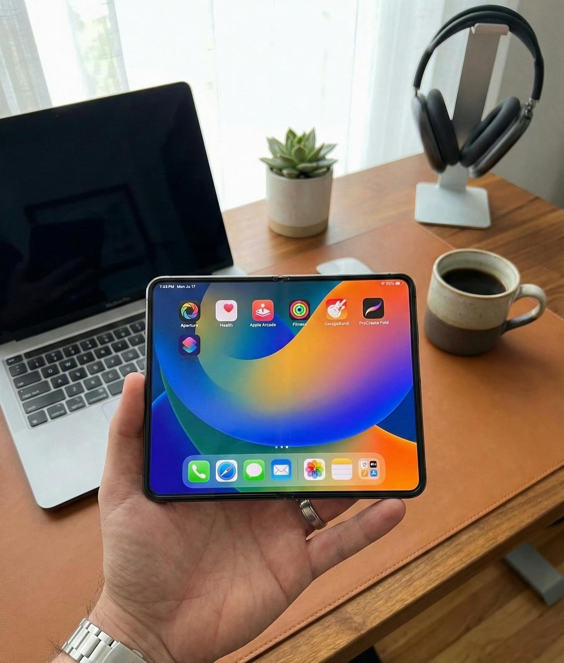 iPhoneFold售价曝光定价1.5w，大家觉得贵吗？想摸摸实机，谁有资源