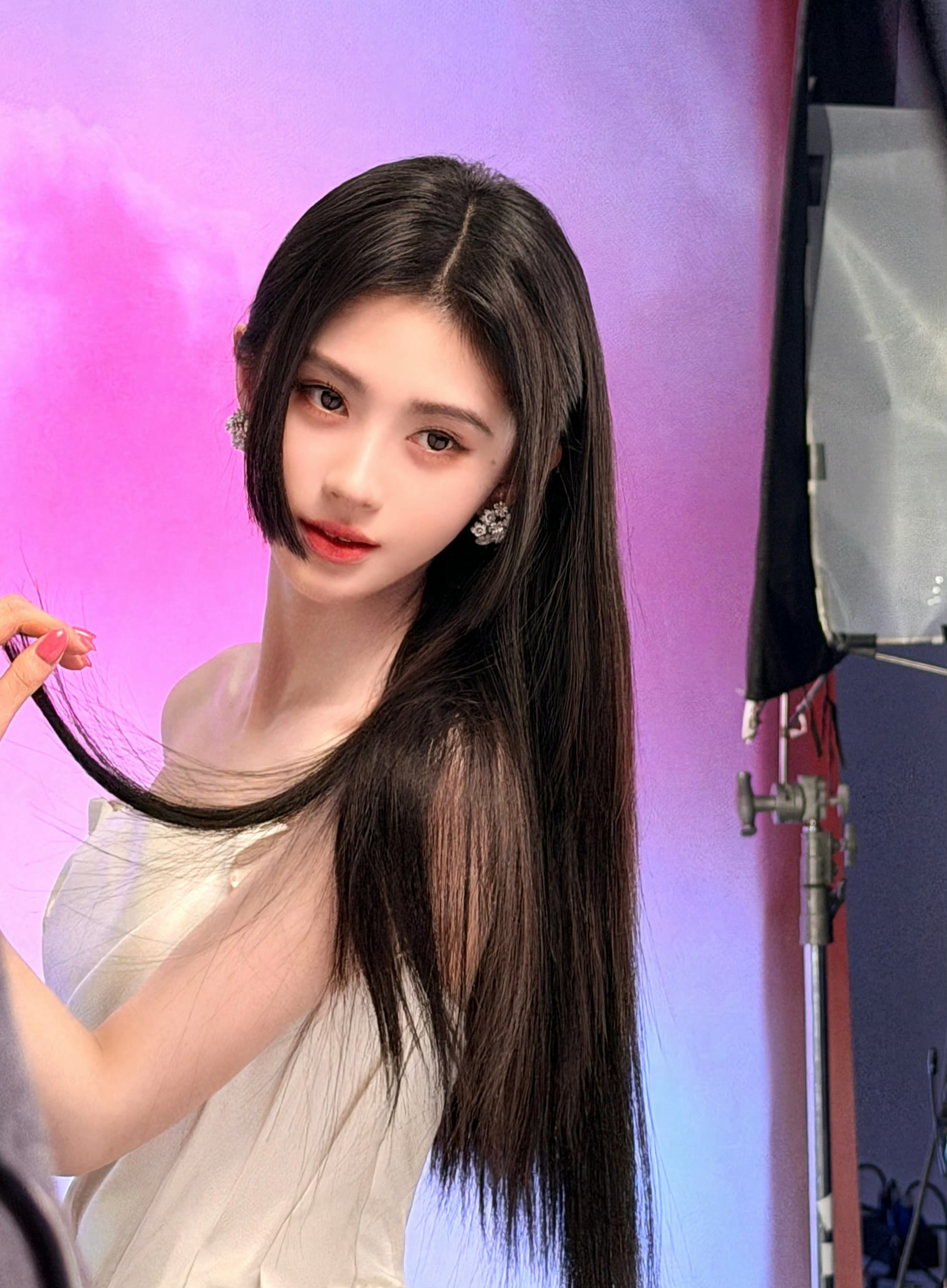鞠婧祎最新物料这也太美了