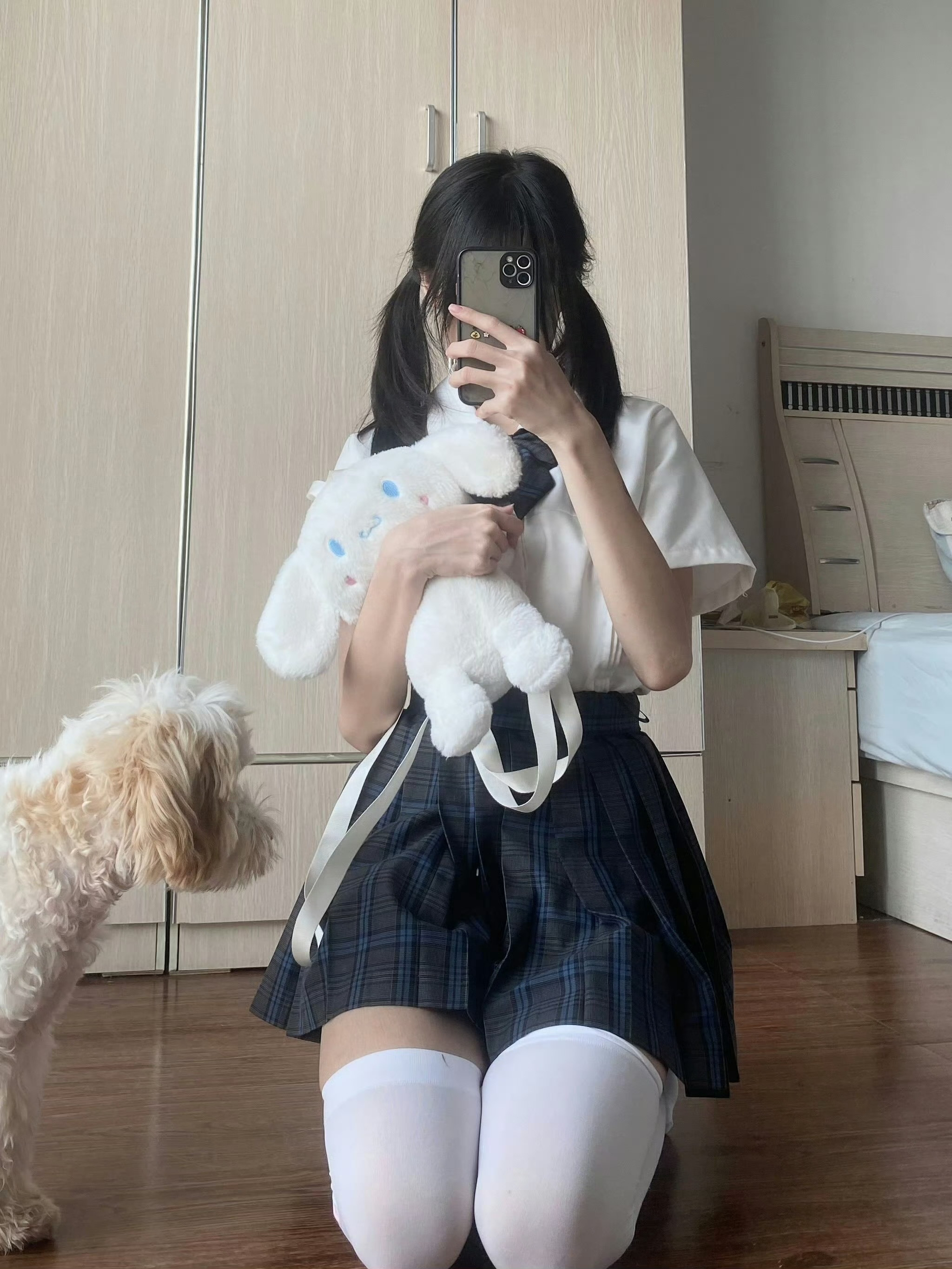 躺下拍照雀食辣！