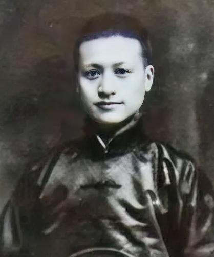 1940年，军统特工张金宝被捕，汉奸头子吴四宝对他说：“张哥，你与我是旧识，你帮