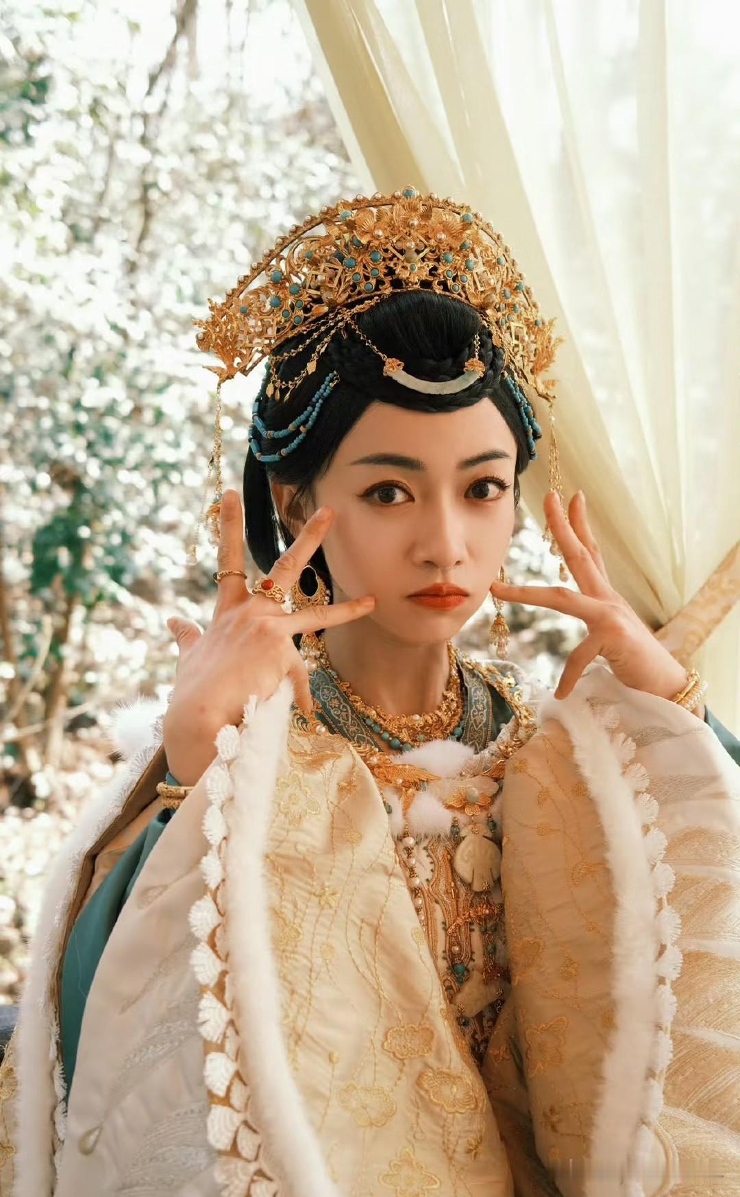 兰香如故最开始定男主女主不是刘学义和谭松韵而是丁禹兮和吴谨言，现在看，他们没来演真是太好了。刘学义和