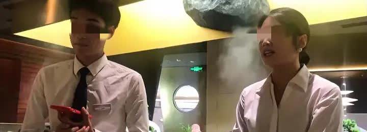男子吃饭遭店家赶客，本想上网诉苦，结果网暴了自己。近日上海一男子去餐馆吃