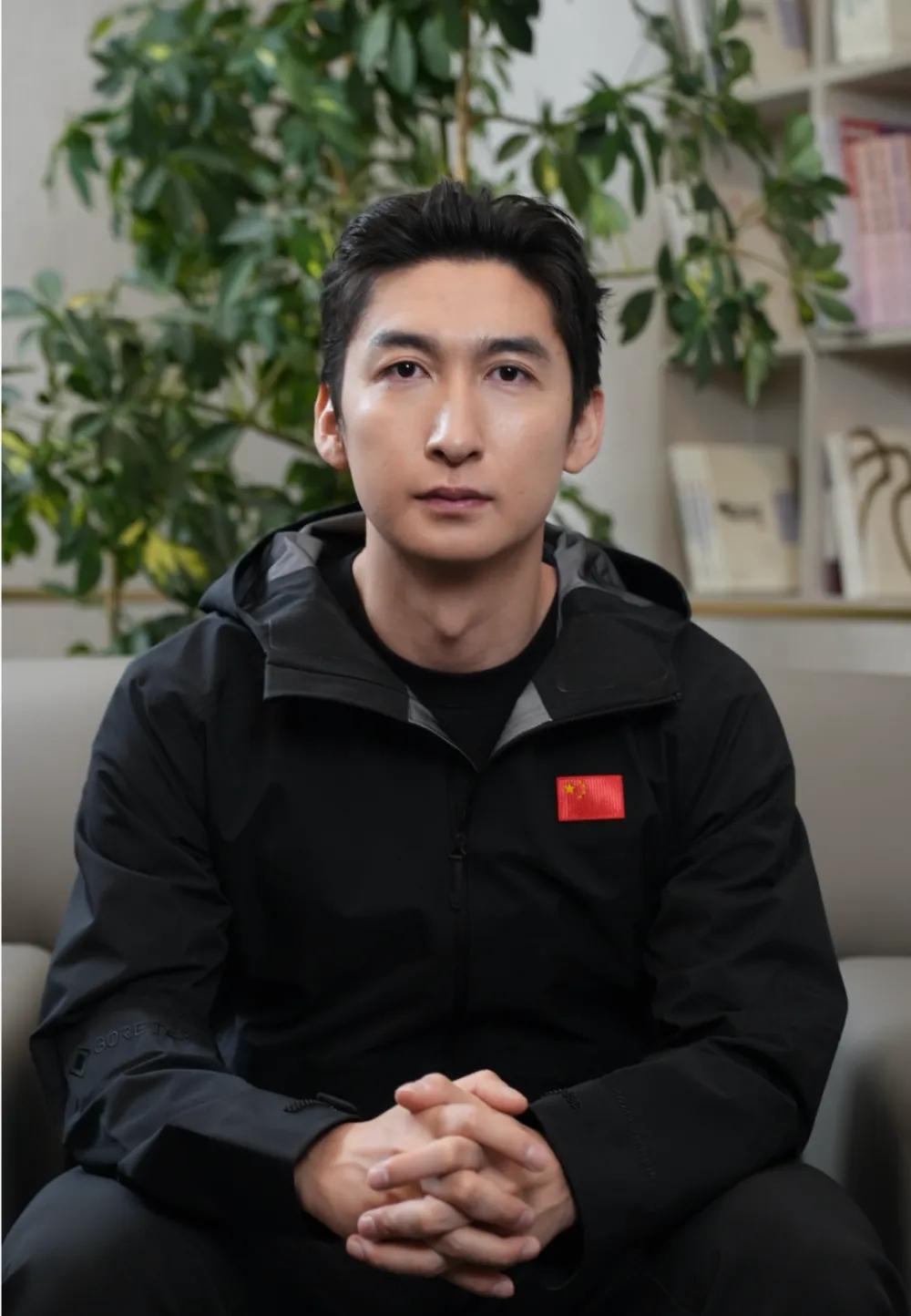 武大靖退役了！他一没有哭，二没有像闫学晶一样卖惨，偏偏对淘汰这两个字笑得格外