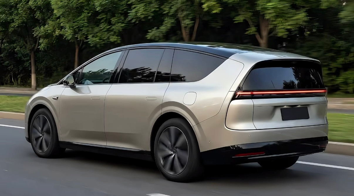 理想i9，挺大一车🤔