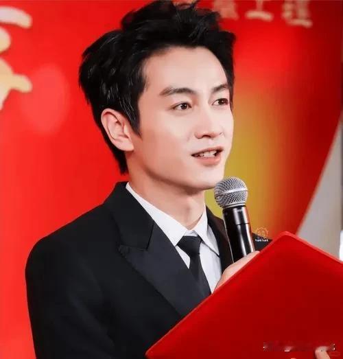 陈晓真的太养眼了，又飒又酷，看见他你会喊他老公吗？
