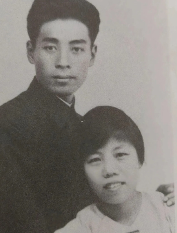 1947年，一敌军少校被我军俘虏，连长刚想把他提审。谁料，敌军少校从容地说：“同
