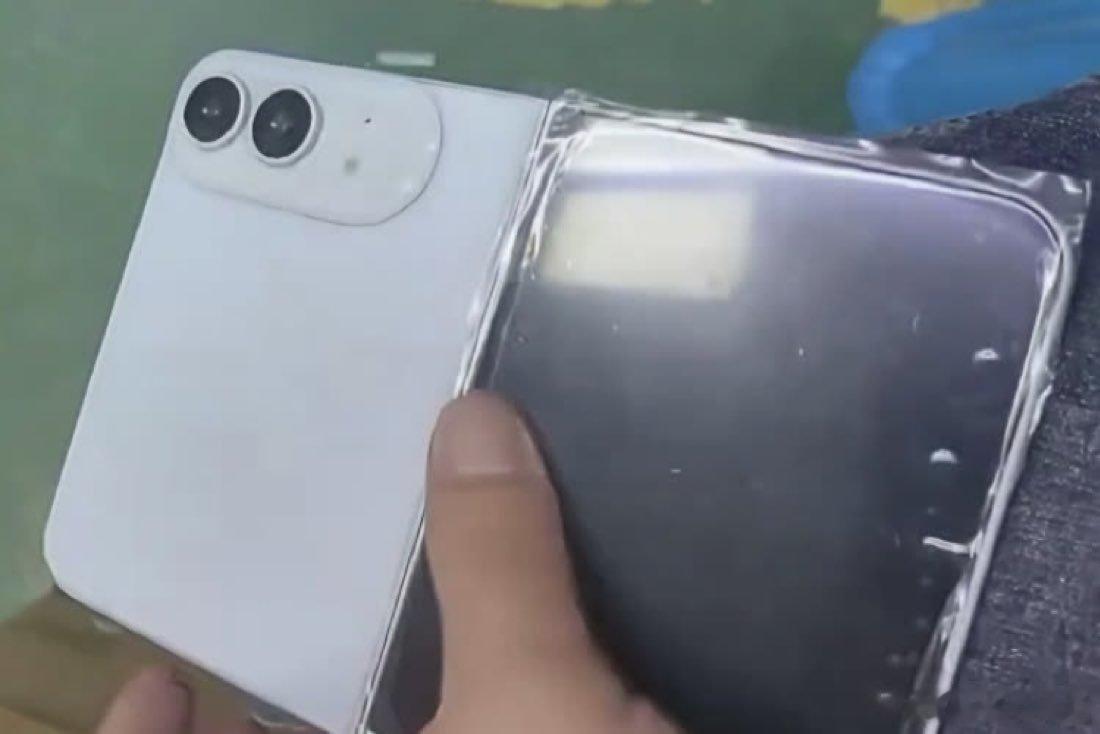 iPhoneUltra配色曝光怎么这个曝光的图片和渲染图差距这么大，渲染图的镜头