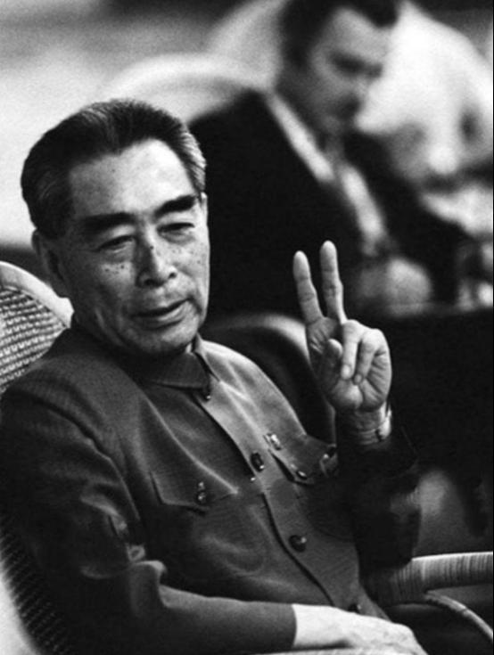 1975年12月下旬，周总理病重弥留时刻，问卫士”有没有六安瓜片茶?我想喝点六安