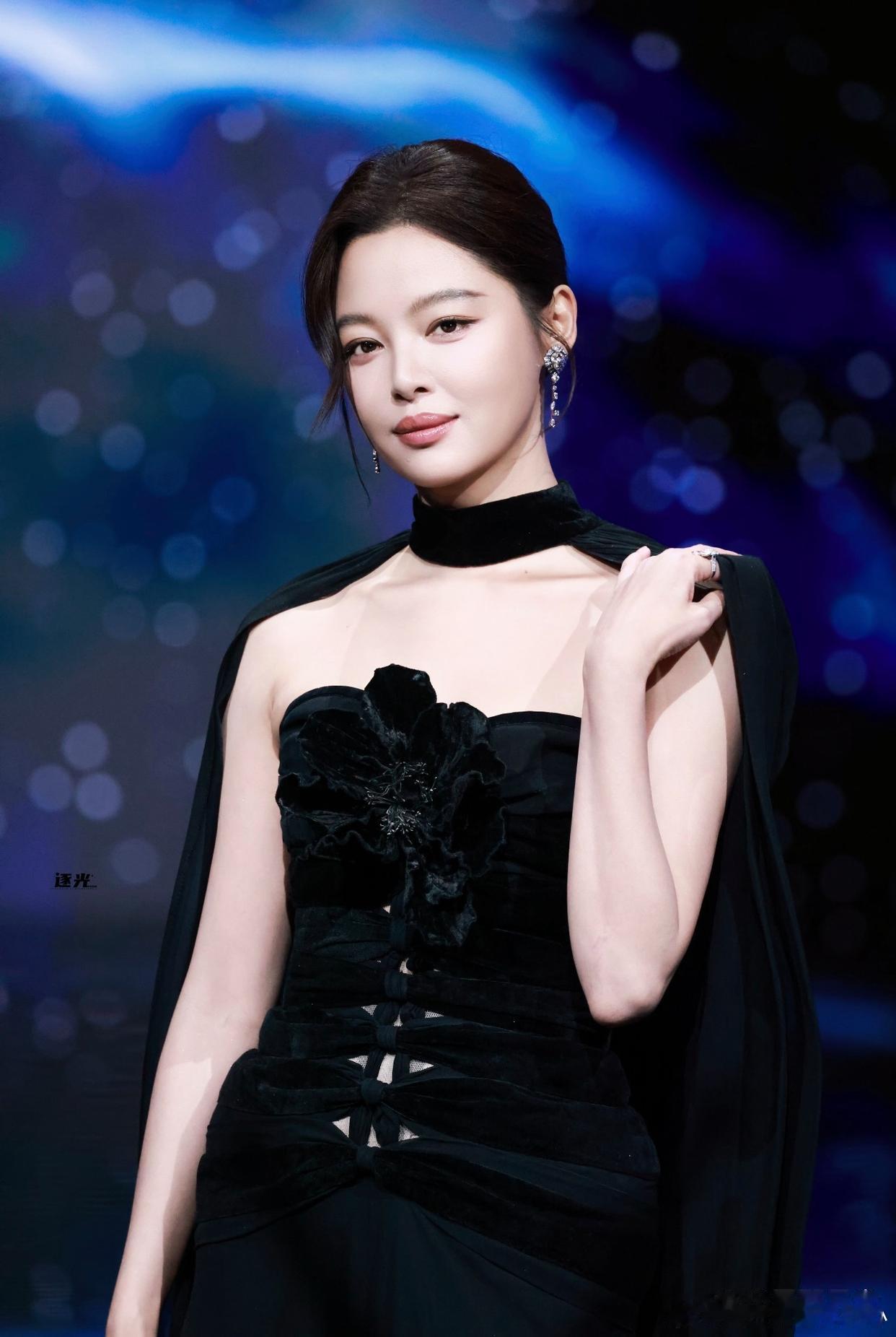1.辛芷蕾拿下影后其实有些生不逢时，这也是如今演艺圈乃至全球影视圈的普遍现状：