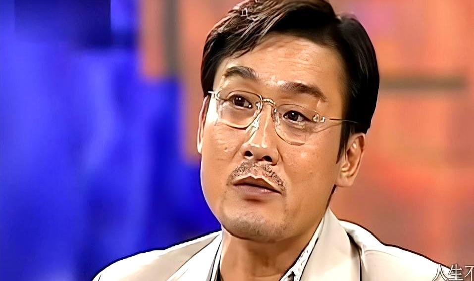 娱乐圈最残酷的真相，往往藏在天王巨星最狼狈的黑历史里。1981年片场，两个