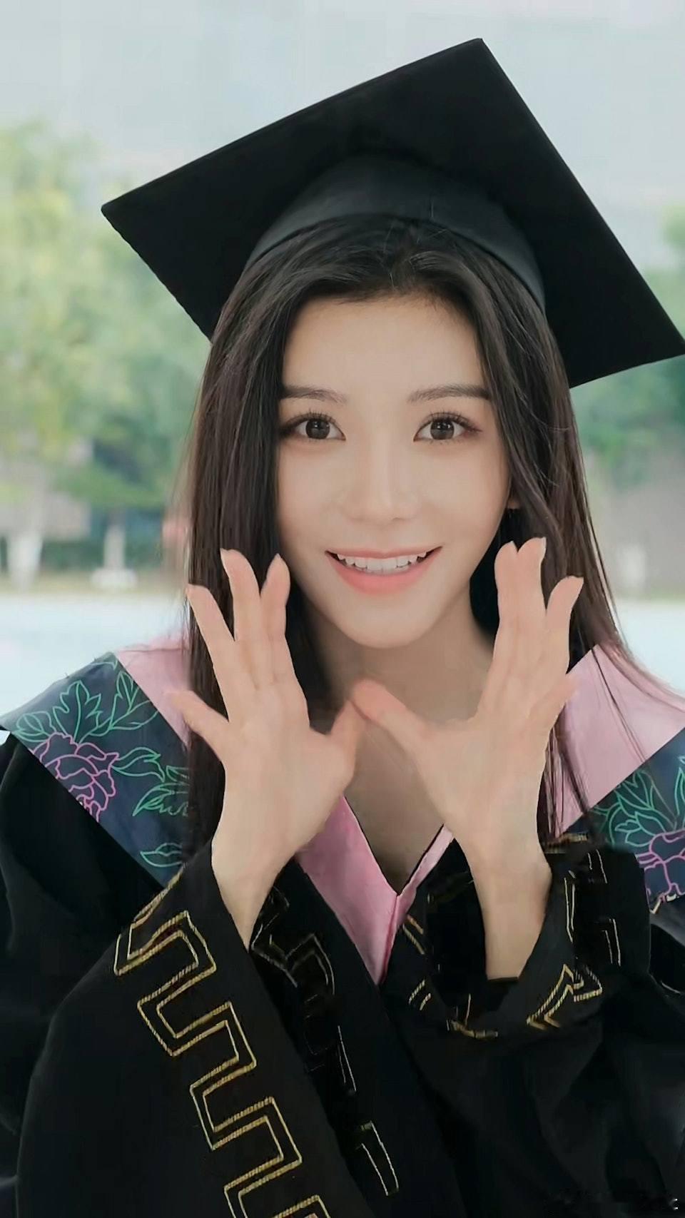 《2026香港小姐競選》決賽於日前圓滿結束，當晚除了佳麗在台上的演出精彩外，台下