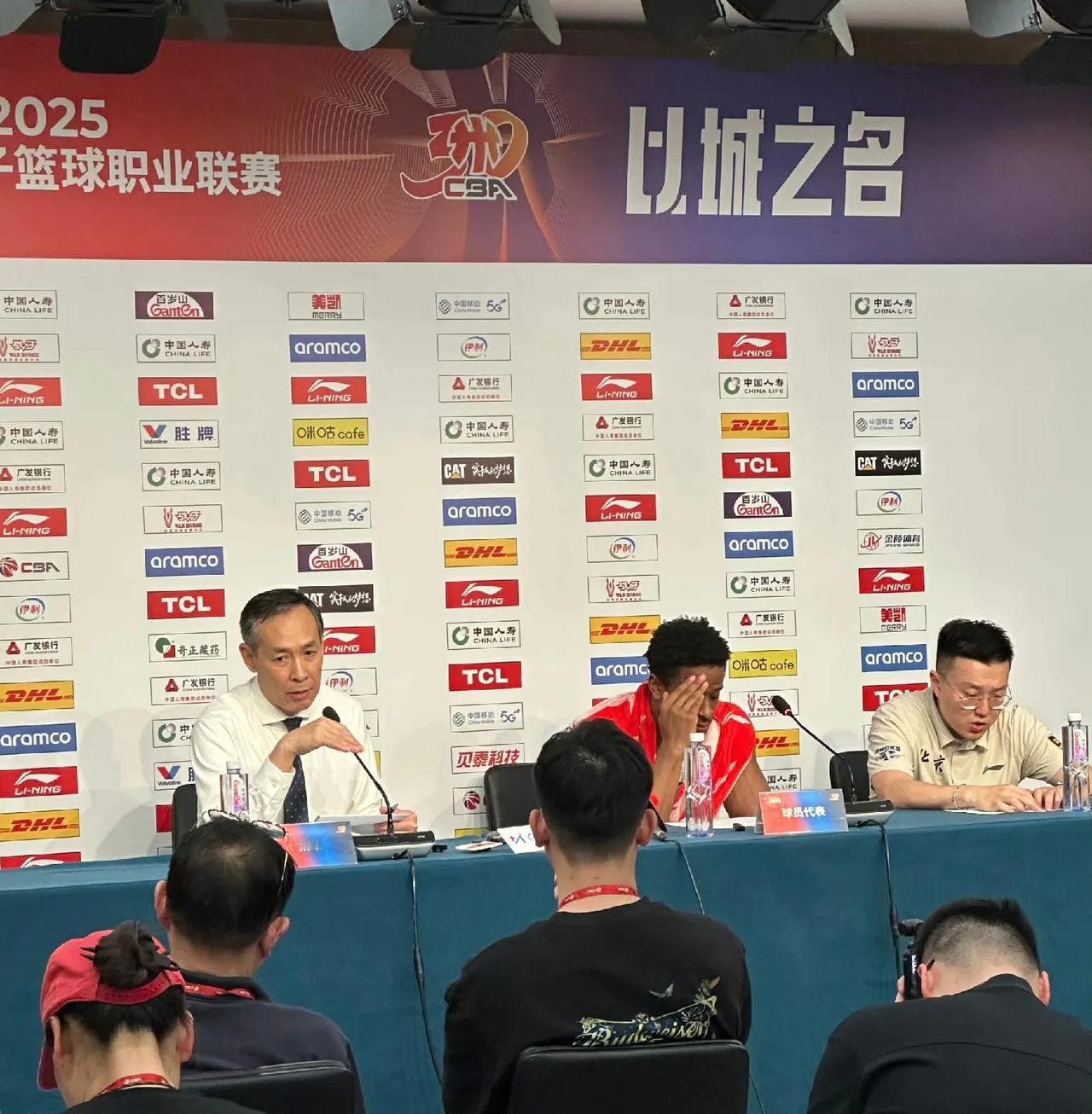 很清醒！北京北汽输球，主帅许利民表示，对于对手的反扑还是没有准备充分，球队一路走