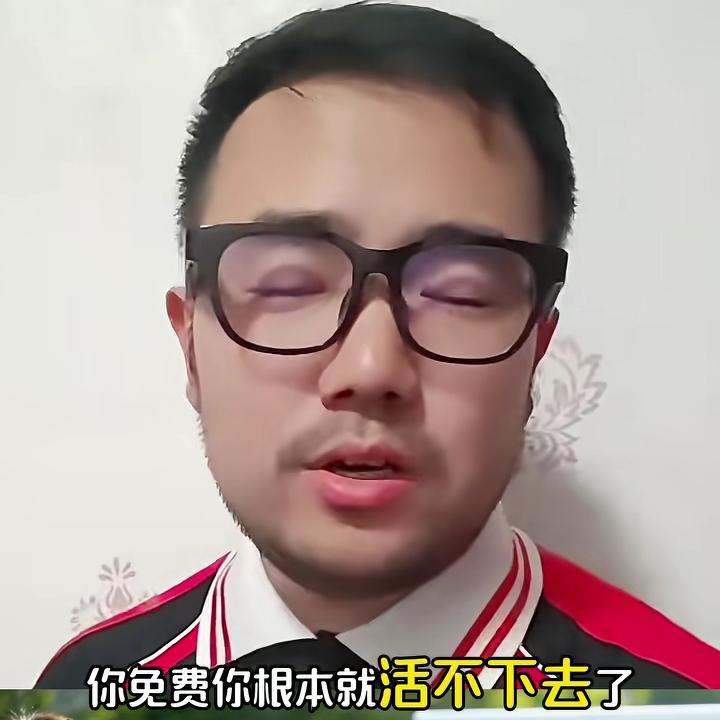 穷人的孩子没法踢球了。著名媒体人潘伟力再谈足协青训补偿机制，他认为就目前的补偿标