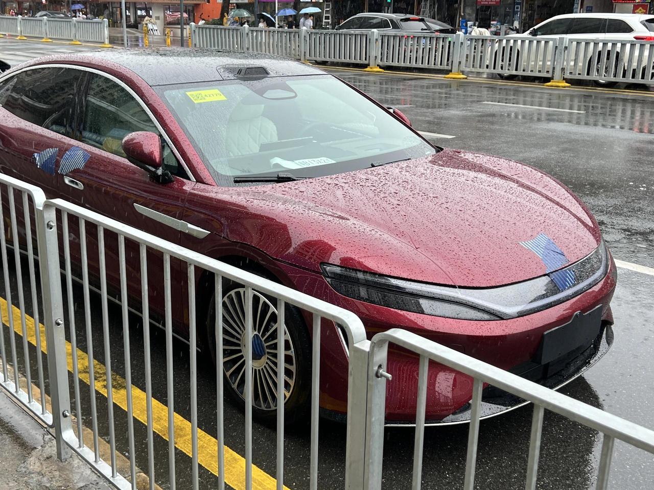 街头捕获比亚迪“大汉”，尺寸看齐S级，这次能火吗？王朝旗舰轿车“大汉”实车终于