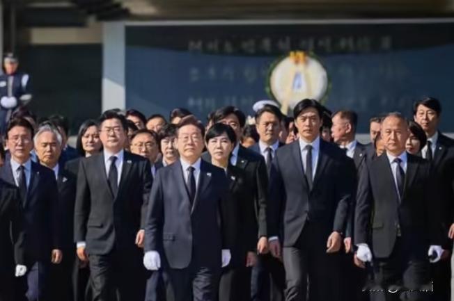 李在明斩草除根，这才是真正的狠人，特朗普也不得不自愧不如！当地时间11月7日，韩