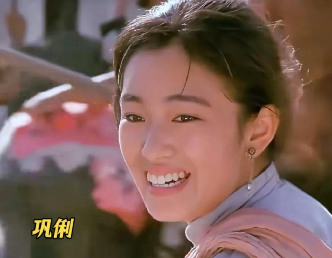 把巩俐和周迅的《红高粱》放一起看，才发现根本不是一个物种。巩俐的九儿，是从高粱