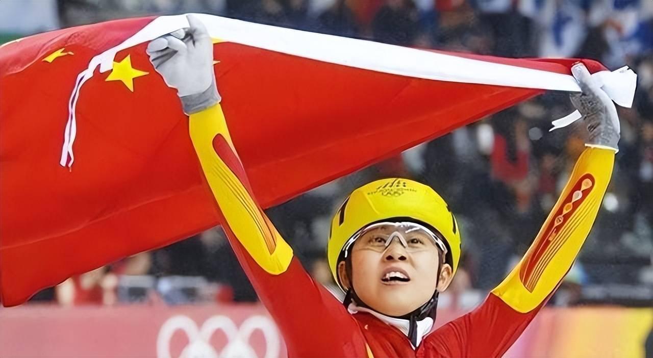 重磅信号！王濛拟破格晋升国家级教练，执掌国家速滑队主帅几成定局2026米兰