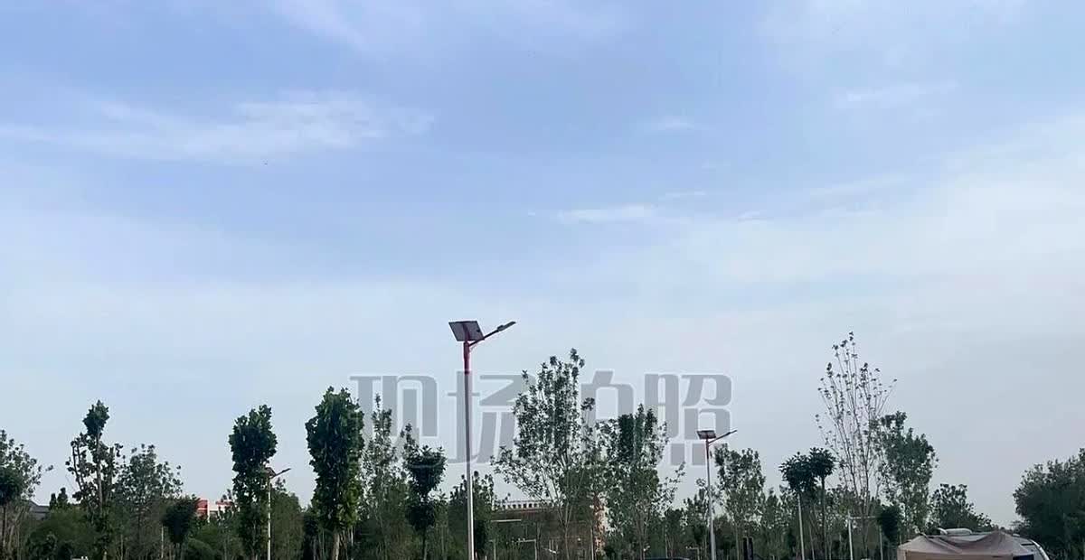 我现在理解当年海南省和云南省赶走房车的无奈了，这些房车放着150距离的房车营地不