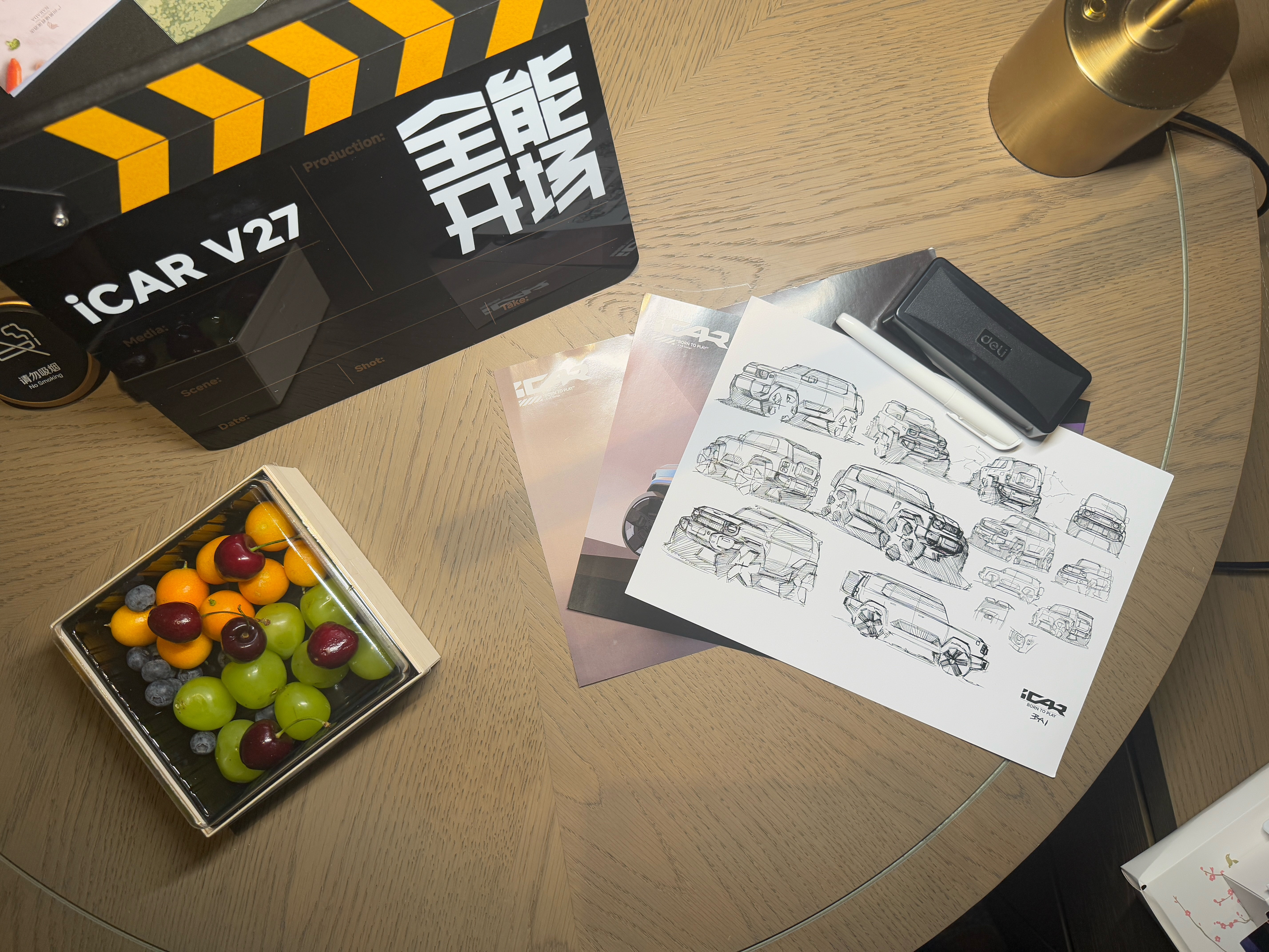 一进房间来点仪式感！给大家预告明天要拍的车