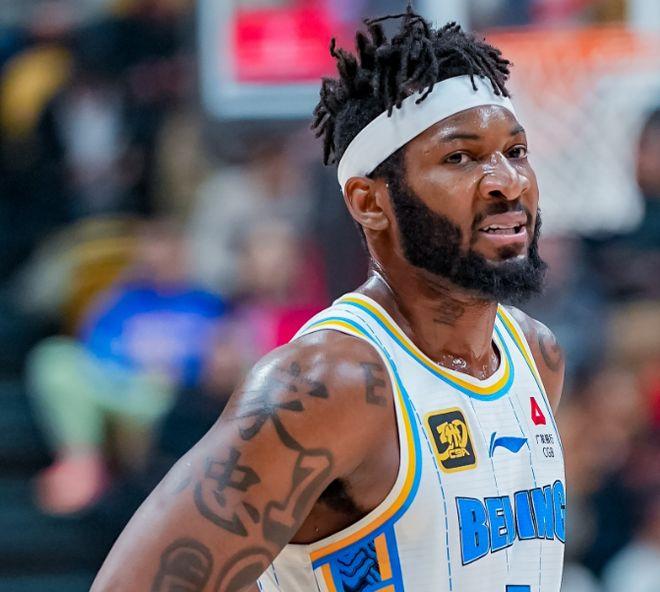 有一说一，杰曼和布朗根本不在一个级别！！布朗：本场出战27分钟，投篮18中