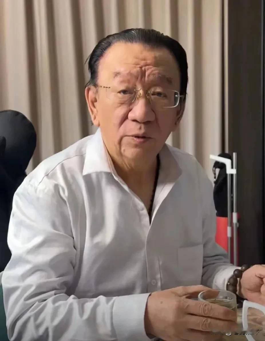 侯耀华宣布参加杨老五518摆知宴，不管别人说他们是猴耍杨还是杨耍猴，反正这哥俩你