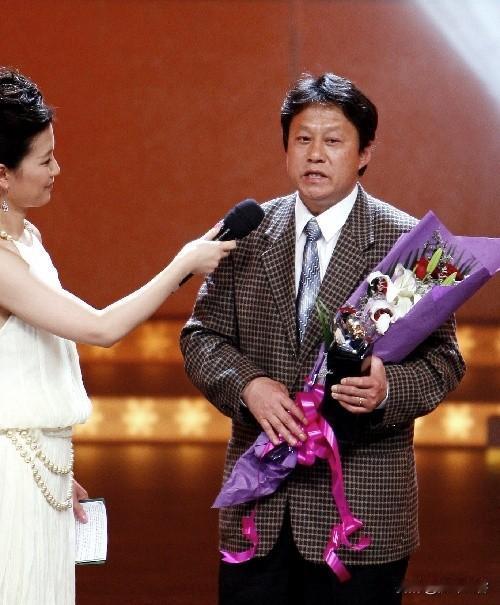 河南队2025足协杯亚军和2009年联赛季军呢，哪个更有含金量？上赛季河南队在