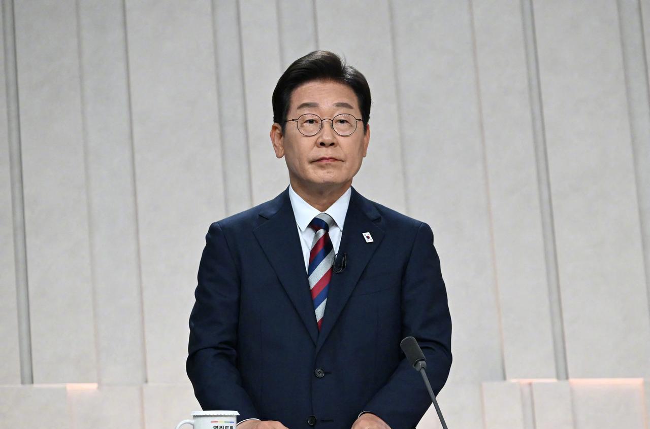 李在明在一次公开演讲中直言：“我们不再对美国妥协。”这番话迅速引发了韩国国内外的
