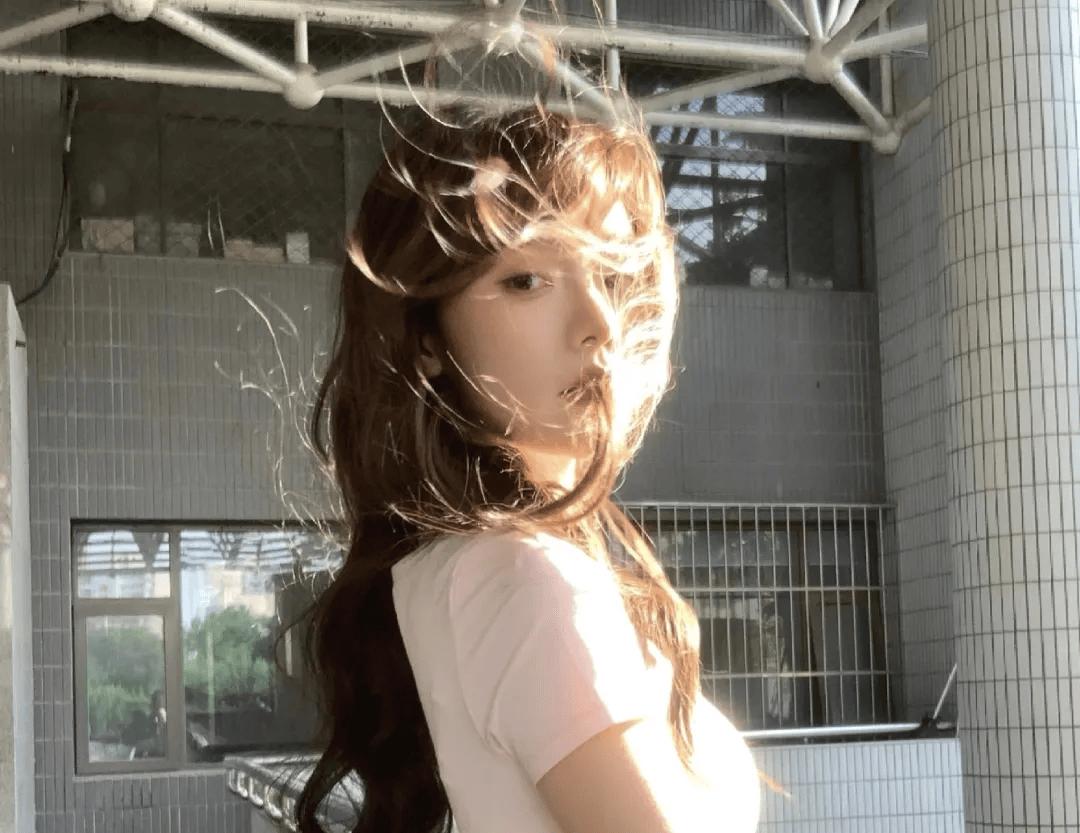 我爸帮我照看孩子15年，从襁褓到大学；嫂子突然要来养老，我转头就让我爸搬走，我没
