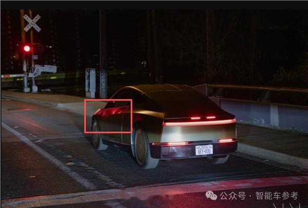 特斯拉Cybercab的最新路测照片，该车型已进入量产前的最后测试阶段，没有配备