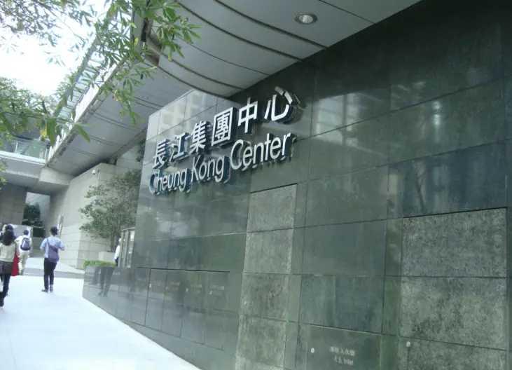 巴拿马法院刚宣判长和集团“合同无效”，美国政客脸上的笑容还没来得及收，这出“借刀