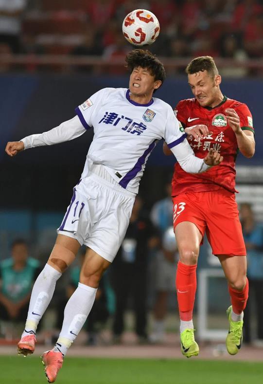 谢蒂内伤停，谁来补他的缺？四位人选各有特色，但我还是看好他！第一位：季胜攀。他